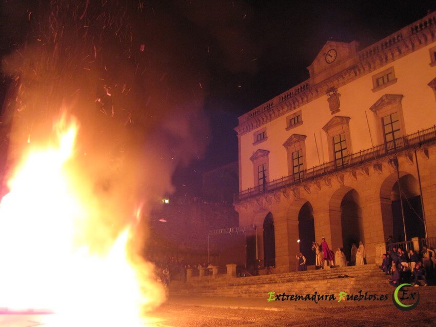 Ver Quema del dragón en el día de San Jorge